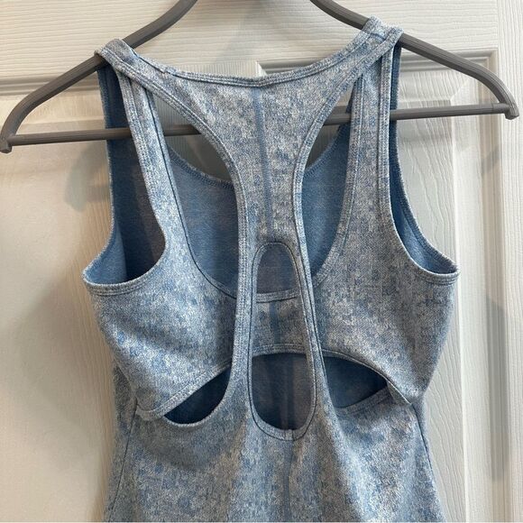 Gymshark Fleur Texture Cross-Back Sports Tank Women's sky blue Athletic Top sz S - Picture 7 of 7
